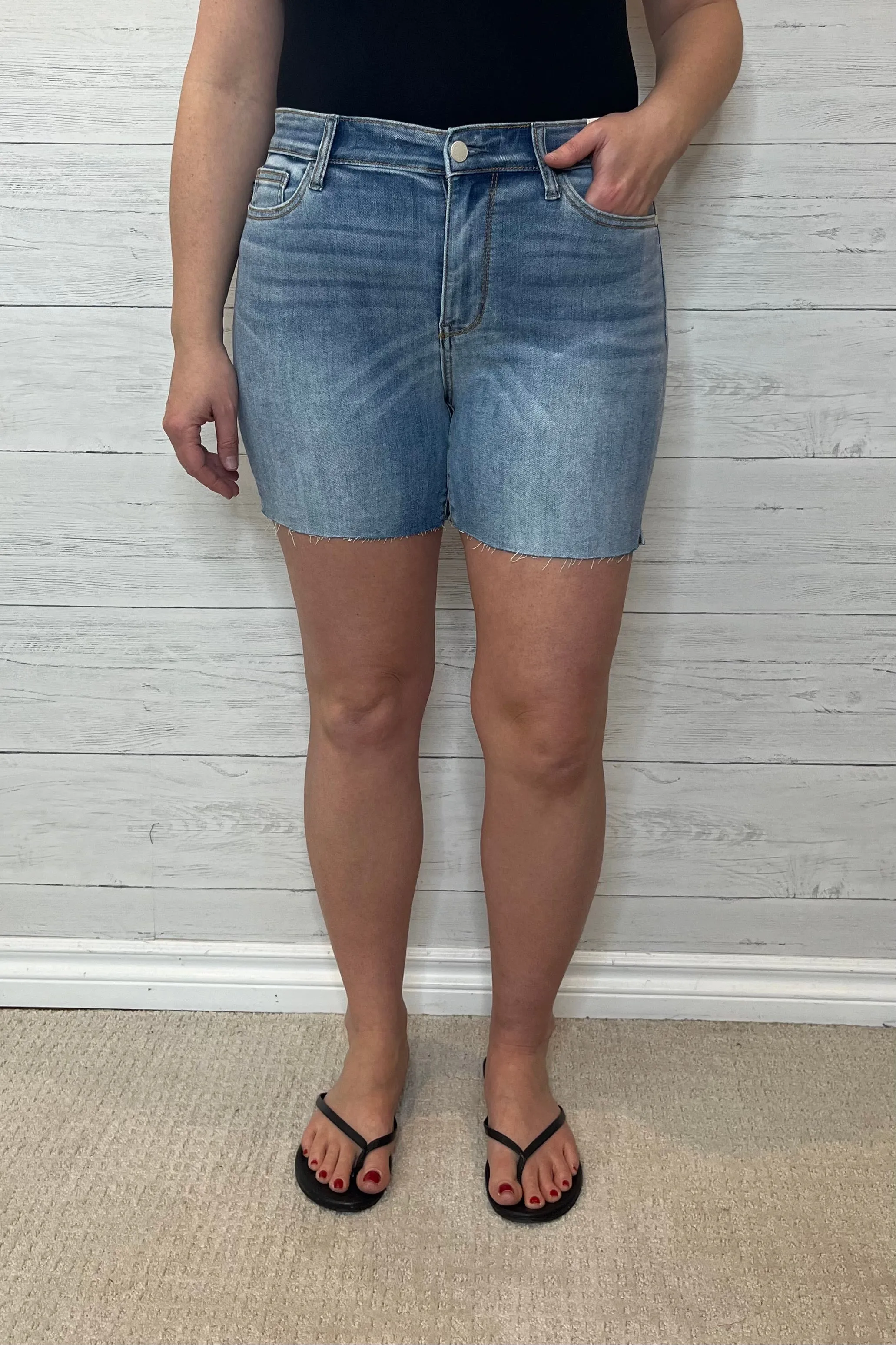 Judy Blue "Jamie" Mid Rise Shorts - Light Mid Wash